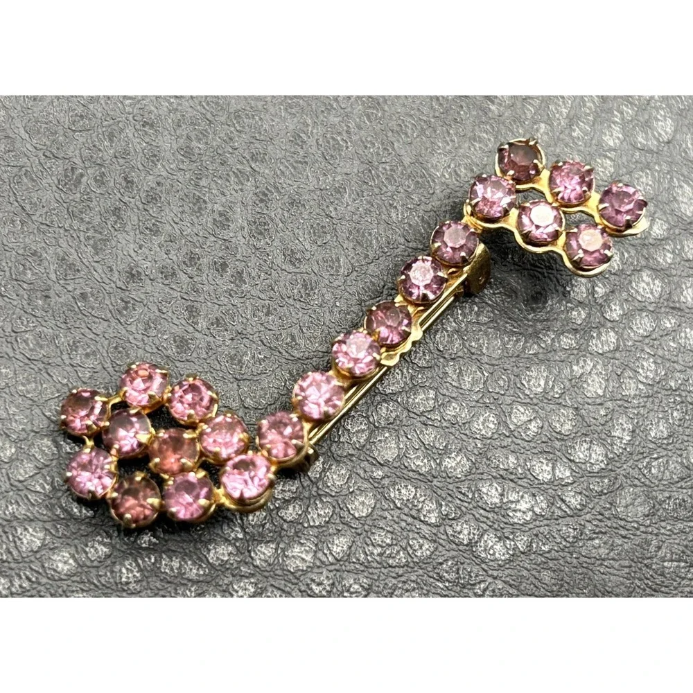 Unsigned Crystal Musical Note Brooch Silver Tone Purple Rhinestone 1950s Vintage
